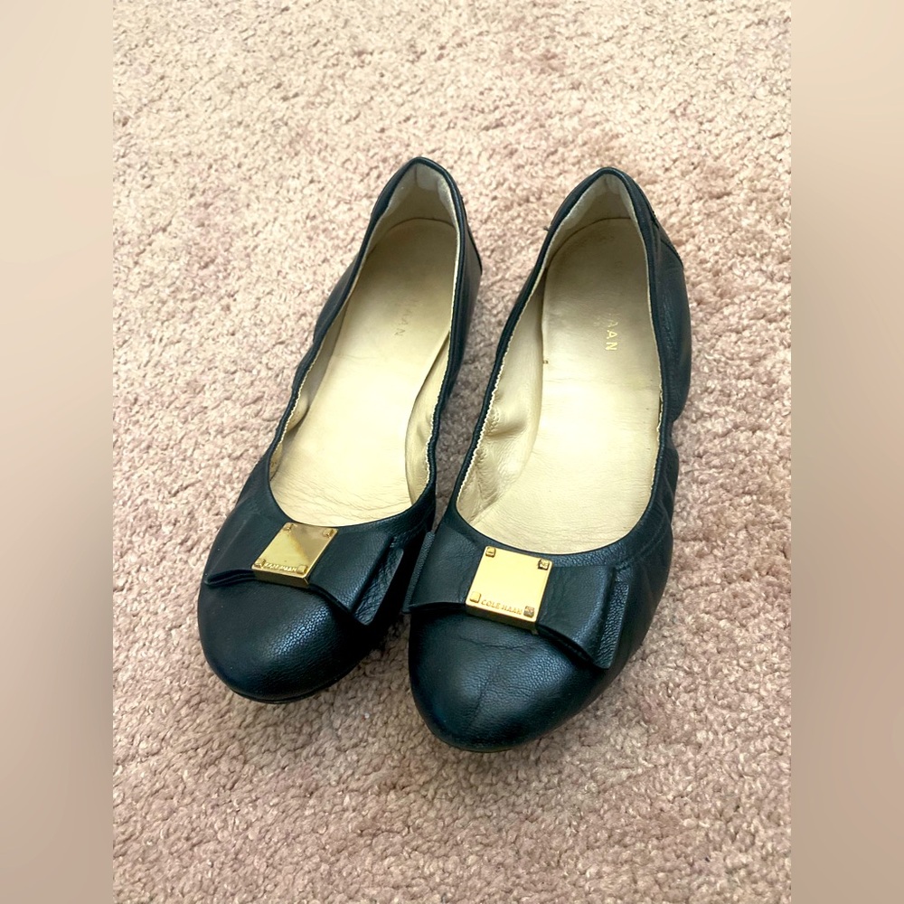Cole Haan D43262 Women's Tali Bow Ballet
Flat Size 6B
